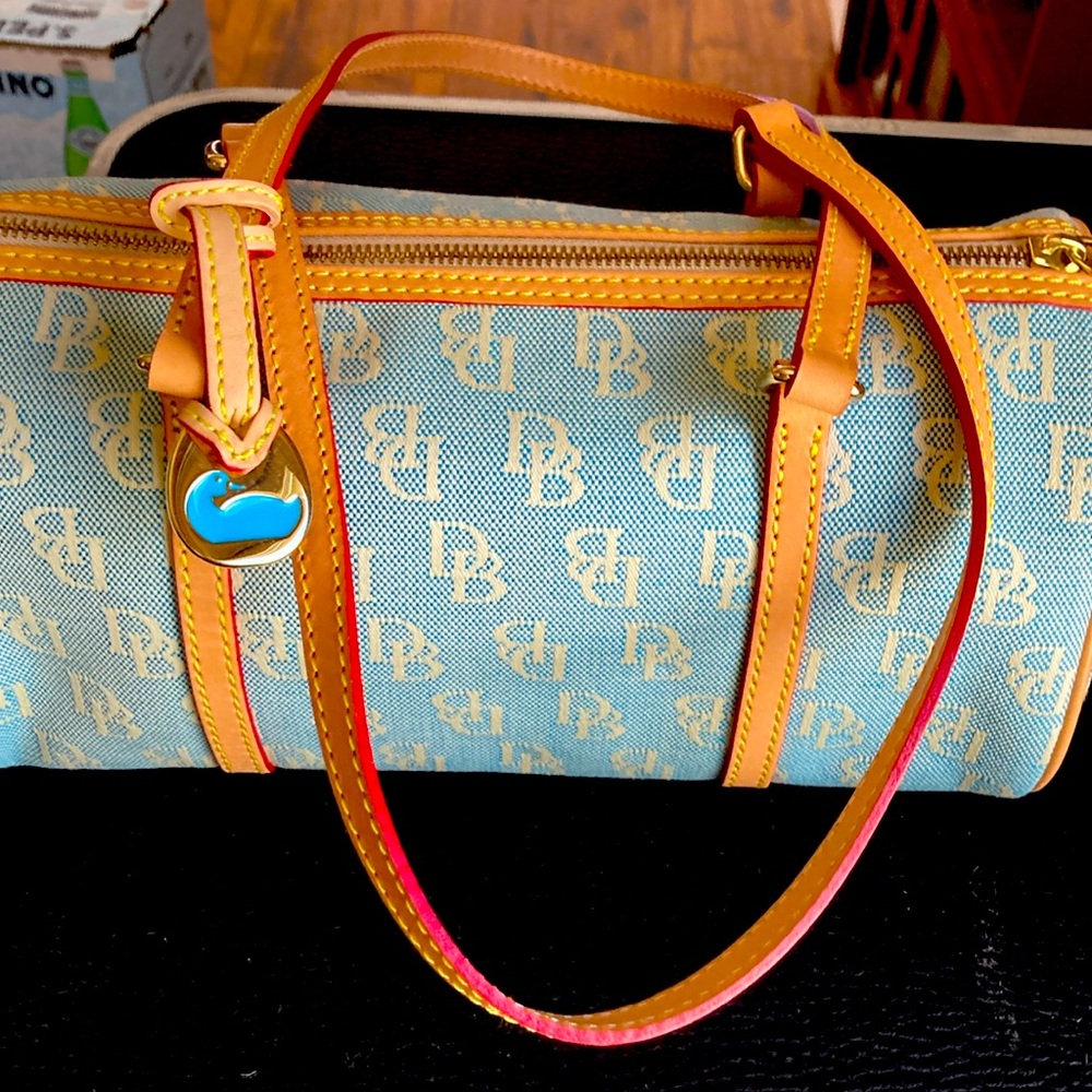 NWOT Dooney&Bourke Barrel Bag